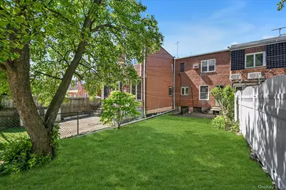 137-76 70th Road, Kew Gardens, NY 11367 - Photo 5