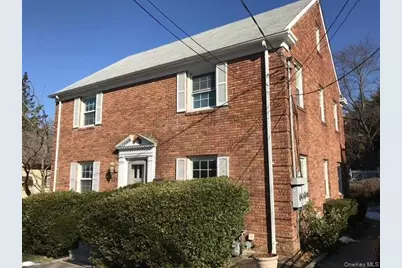 225 Thompson Shore Rd #2F, Manhasset, NY 11030 - Photo 1