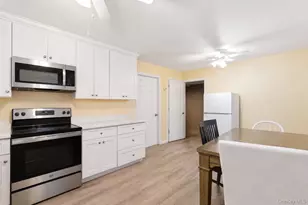54 Linden Ln, Shirley, NY 11967 - Photo 5