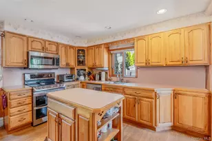 211 St Marks Pl, East Meadow, NY 11554 - Photo 21