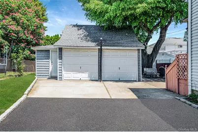 211 Saint Marks Place, East Meadow, NY 11554 - Photo 5
