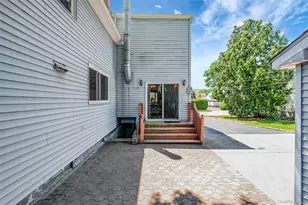 211 St Marks Pl, East Meadow, NY 11554 - Photo 7