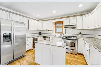668 Valley Avenue, Yonkers, NY 10703 - Photo 25
