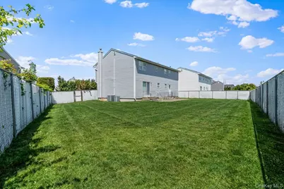 103 Clifton Court, Farmingdale, NY 11735 - Photo 27