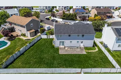 103 Clifton Court, Farmingdale, NY 11735 - Photo 29