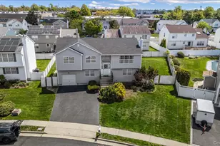 103 Clifton Ct, Farmingdale, NY 11735 - Photo 3