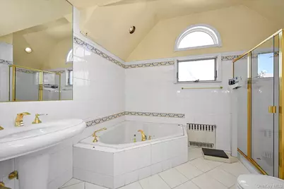 [Address not provided], Forest Hills, NY 11375 - Photo 13