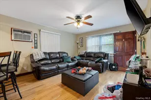 2345 Willow St, Wantagh, NY 11793 - Photo 3