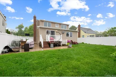 2345 Willow Street, Wantagh, NY 11793 - Photo 17