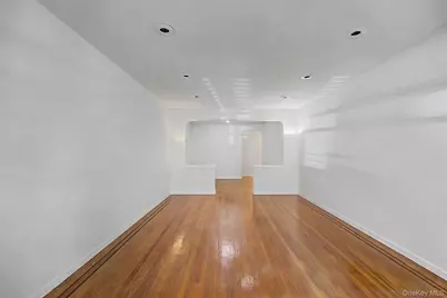 69-11 Yellowstone Boulevard #A4, Forest Hills, NY 11375 - Photo 7