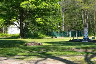 126 Red Top Rd, Wallkill, NY 12589 - Photo 3