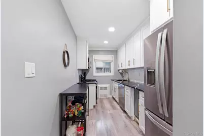101 Edmunton Drive #G2, North Babylon, NY 11703 - Photo 9