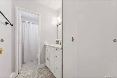 1085 Warburton Avenue #120, Yonkers, NY 10701 - Photo 7