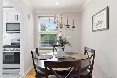 83 Edwards Street #2A, Roslyn Heights, NY 11577 - Photo 9