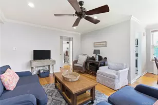 83 Edwards St, Roslyn Heights, NY 11577 - Photo 7