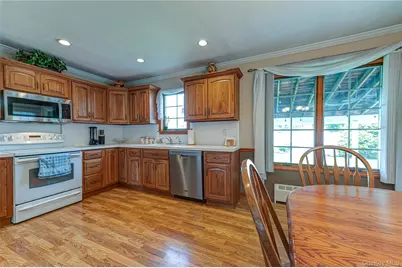 255 N Albany Avenue, Massapequa, NY 11758 - Photo 9