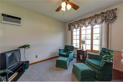 255 N Albany Avenue, Massapequa, NY 11758 - Photo 11