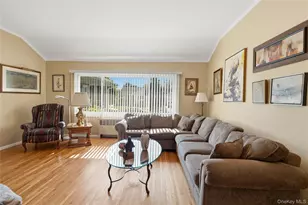 895 Iris Dr, Bellmore, NY 11710 - Photo 5