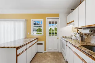 895 Iris Dr, Bellmore, NY 11710 - Photo 15