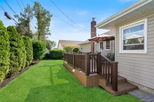895 Iris Dr, Bellmore, NY 11710 - Photo 29