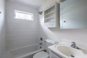 21 Marwood Rd N, Port Washington, NY 11050 - Photo 35