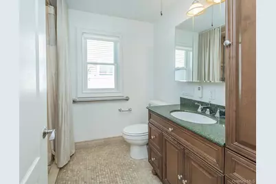21 Marwood Road N, Port Washington, NY 11050 - Photo 15