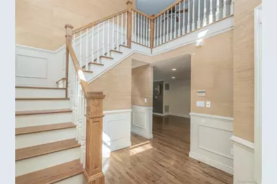 21 Marwood Road N, Port Washington, NY 11050 - Photo 3