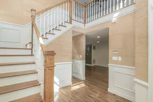 21 Marwood Rd N, Port Washington, NY 11050 - Photo 3