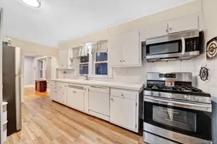 35 Orchard St, Merrick, NY 11566 - Photo 15