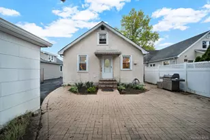35 Orchard St, Merrick, NY 11566 - Photo 41