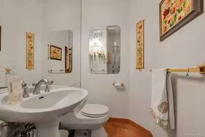 271-10 Grand Central Parkway #29V, Floral Park, NY 11005 - Photo 7
