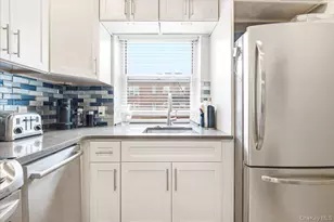 113-14 72nd Rd, Forest Hills, NY 11375 - Photo 15