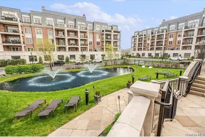 6000 Royal Court #6202, North Hills, NY 11040 - Photo 1