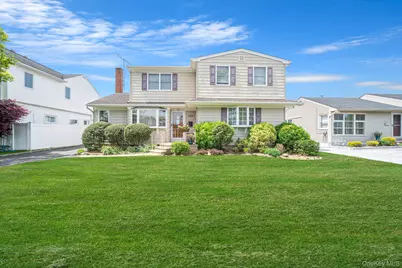 568 Chestnut Lane, East Meadow, NY 11554 - Photo 1