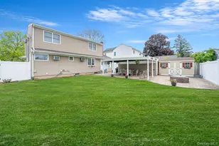 568 Chestnut Ln, East Meadow, NY 11554 - Photo 23