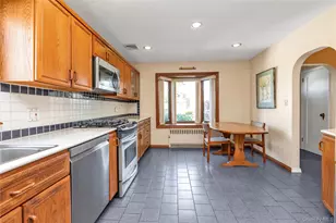 1602 Imperial Ave, New Hyde Park, NY 11040 - Photo 5