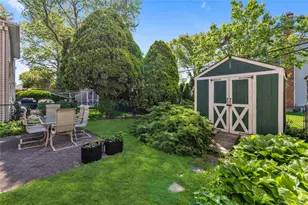1602 Imperial Ave, New Hyde Park, NY 11040 - Photo 17