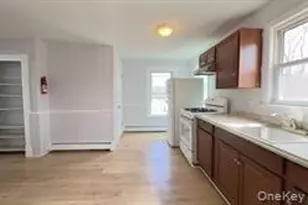 51 Worrall Ave, Poughkeepsie, NY 12603 - Photo 9