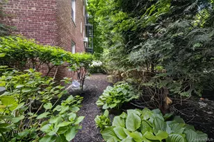 17 Gaynor Ave, Manhasset, NY 11030 - Photo 19