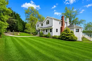 17 Youngs Ln, Setauket, NY 11733 - Photo 5