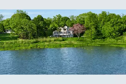 17 Youngs Lane, Setauket, NY 11733 - Photo 1