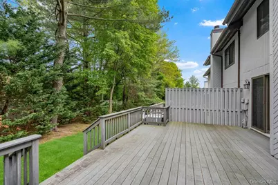109 Foxwood Drive, Jericho, NY 11753 - Photo 33