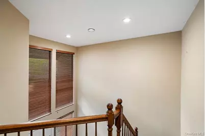 109 Foxwood Drive, Jericho, NY 11753 - Photo 19