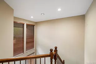 109 Foxwood Dr, Jericho, NY 11753 - Photo 19