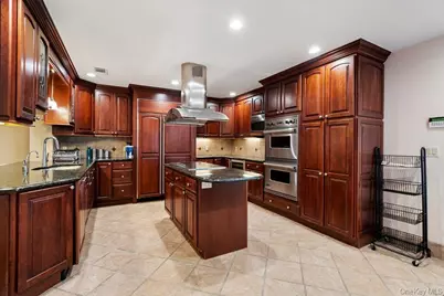 109 Foxwood Drive, Jericho, NY 11753 - Photo 9