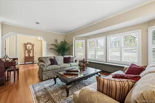 19 Fox Ln, Dix Hills, NY 11746 - Photo 5