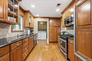 19 Fox Ln, Dix Hills, NY 11746 - Photo 9