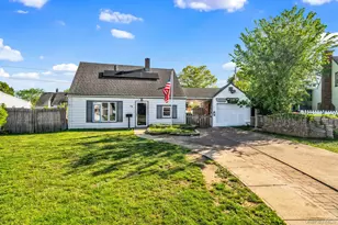 48 Curve Ln, Levittown, NY 11756 - Photo 3