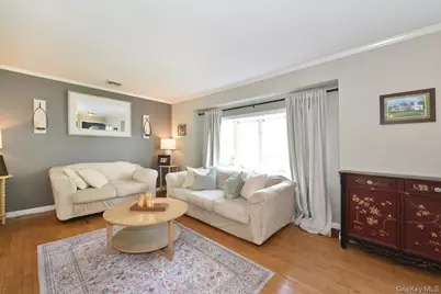 287 Charles Avenue, Massapequa Park, NY 11762 - Photo 7