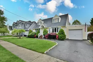 287 Charles Ave, Massapequa Park, NY 11762 - Photo 3